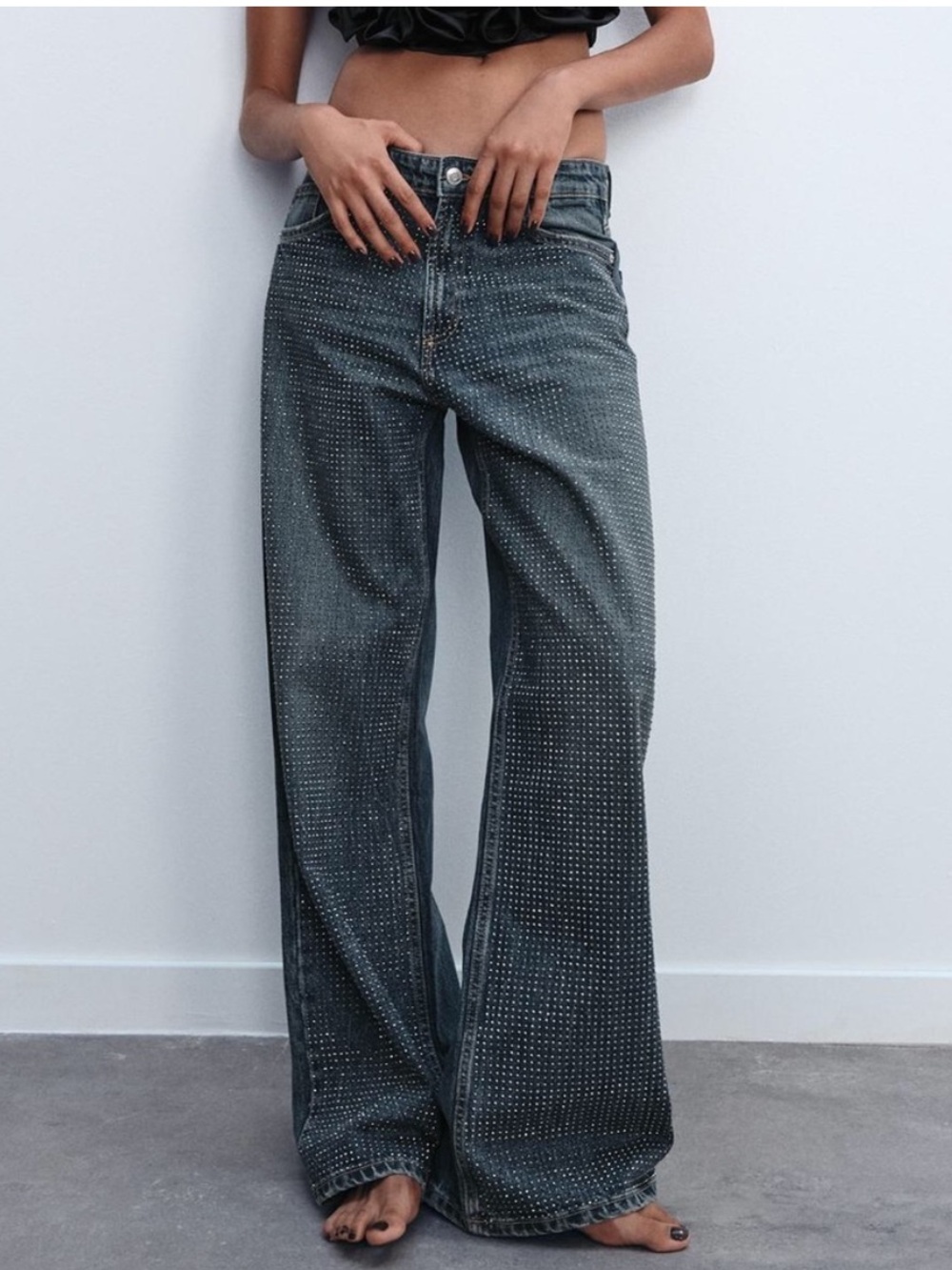Zara Mid-Rise Full Length Rhinestone Relaxed Denim Jeans Size 4 NWT